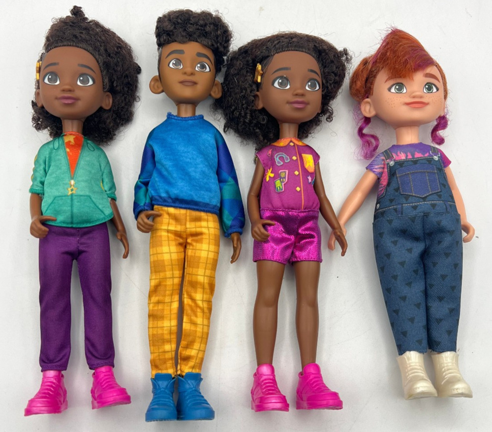Karma's World Netflix Kids Doll Lot of 4 Figures Assorted Outfits Shoes Toy Play